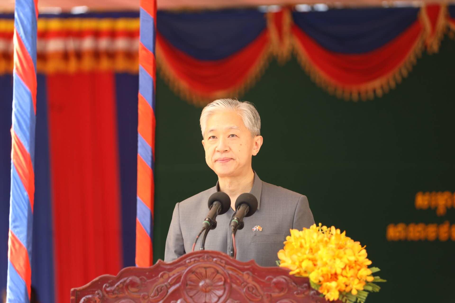 ឯកអគ្គរដ្ឋទូតចិន Wang Wenbin គាំទ្រយ៉ាងមុតមាំការបង្ក្រាបការឆបោកតាមអនឡាញនៅកម្ពុជា