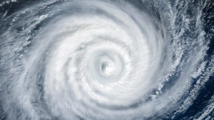 最高1.75米海浪! “艾涛”“班朗”两大风暴带来强降雨和雷暴 柬埔寨水资源气象部发布天气预警称…