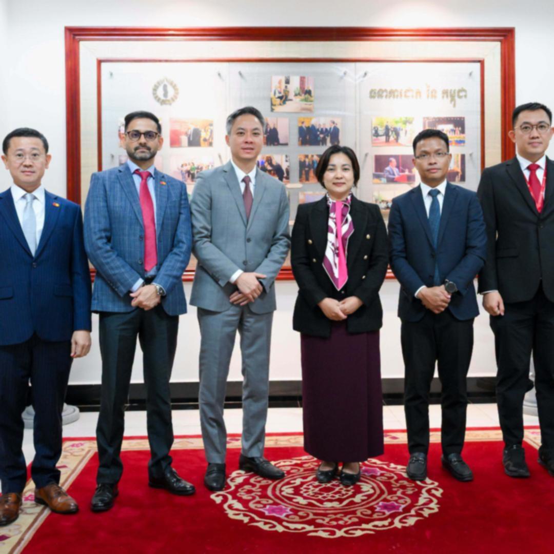 Visa万事达卡来谈合作!柬埔寨数字支付瞄准国际游客 近日,柬埔寨国家银行行长谢丝蕾会见万事达卡…