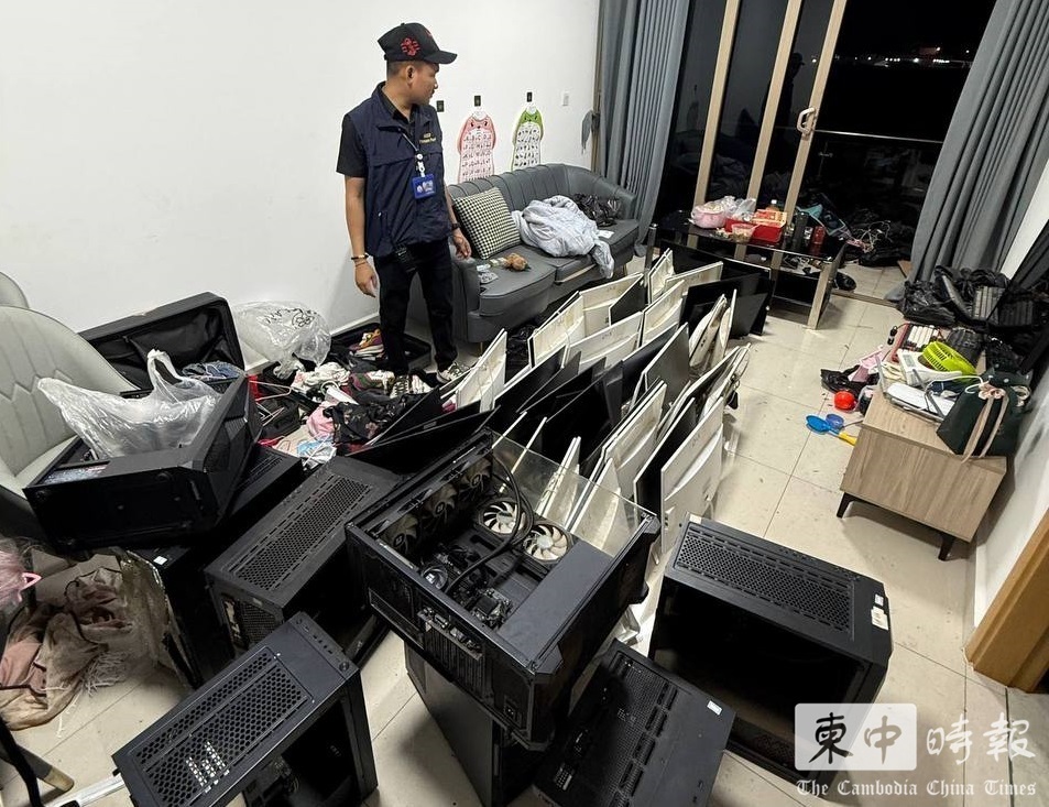 同期检查报道配发的电子设备照片（柬中时报）。